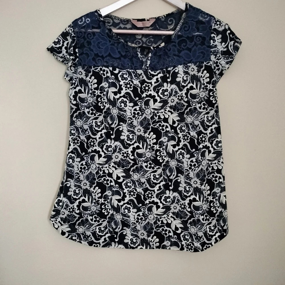 SJS White & Blue Lace Floral Embellished Top Cap Sleeves Sz M Cottagecore H0224